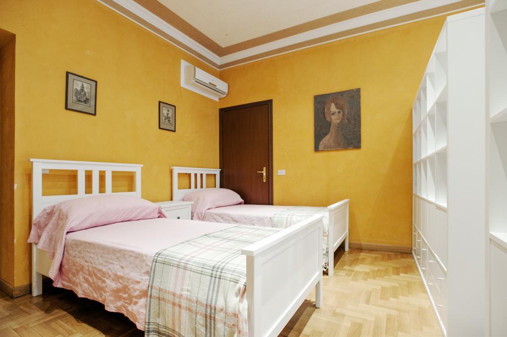 Bufalo Roma Oda fotoğraf
